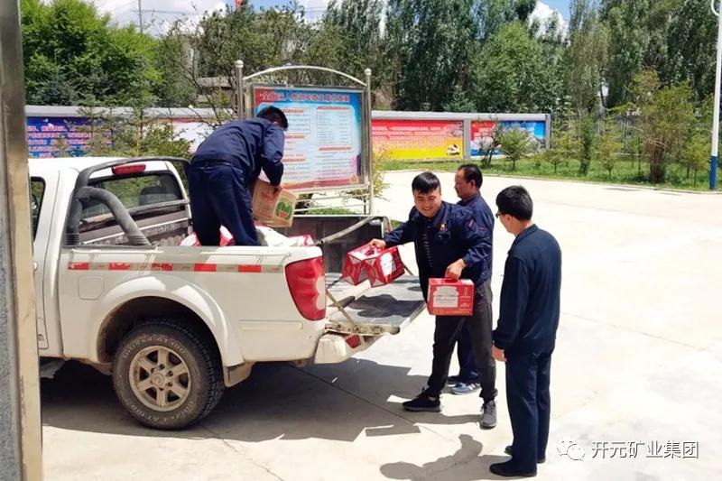 一家親│興海銅鑫慰問部隊(duì)官兵，共話軍企團(tuán)結(jié)魚水情